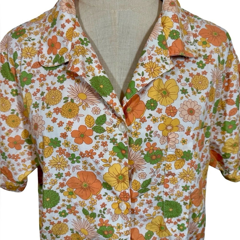 Cozy Earth Sutton Short Sleeve Pajama Top in Wildflower- Still Full Price - Picture 6 of 12